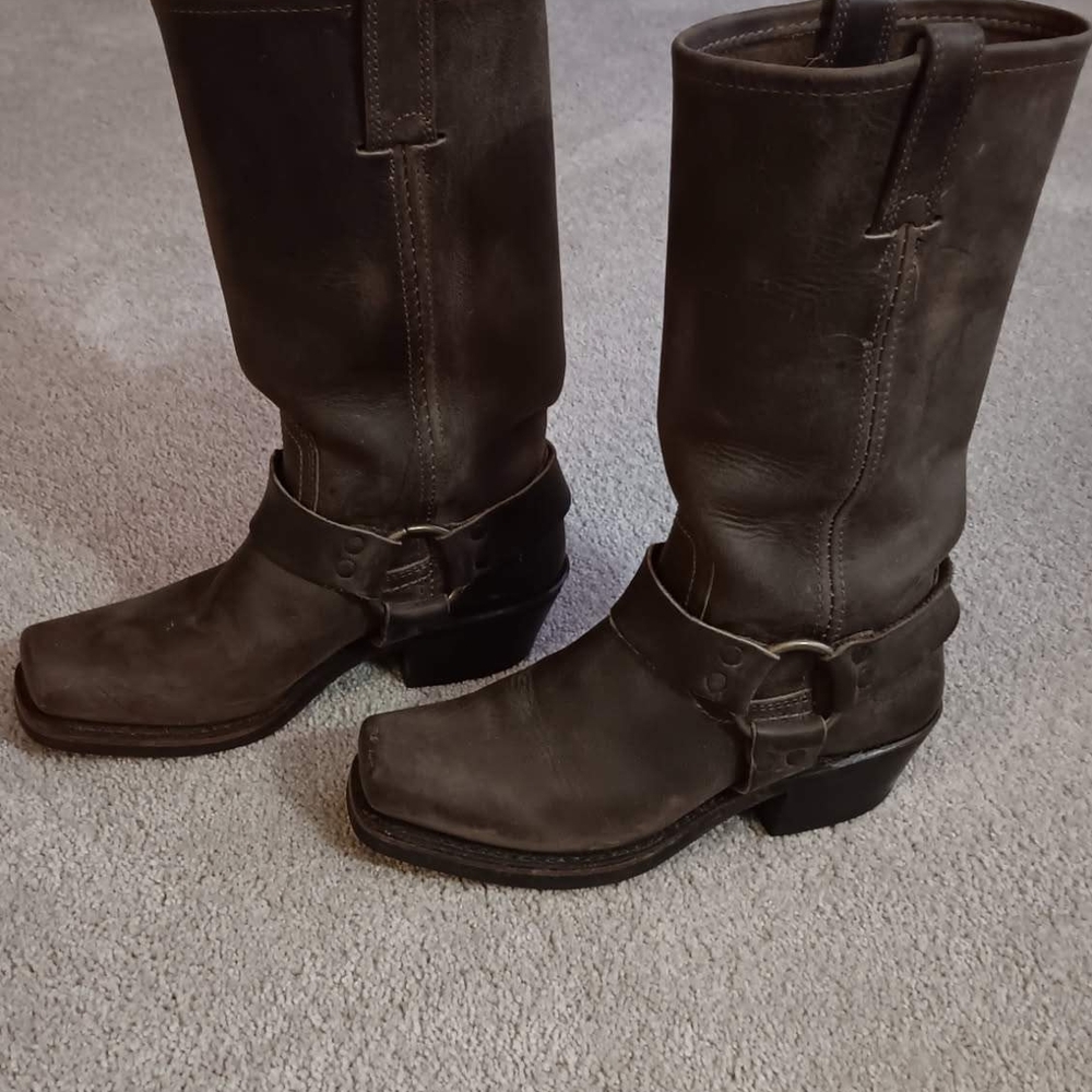 Frye Leather Boots Need a Home
